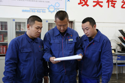 班组里的“年轻老师傅”多多益善——网络技术服务中的新生代力量